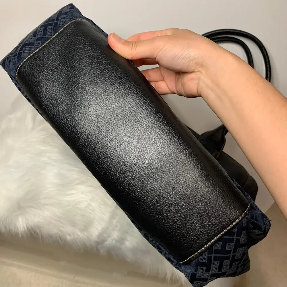 Tommy Hilfiger Women's Tote Navy Blue Handbags